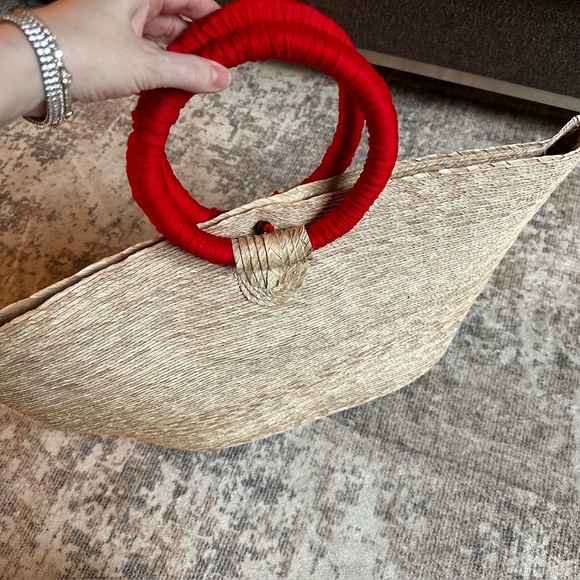 RED SEQUIN LIPS STRAW LARGE 
BEACH PALM LEAF BAG TOTE STRING CLOSER - Picture 3 of 12